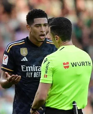 De Spaanse scheidsrechtersvakbond is de kritiek van Real Madrid beu: “Respect voor de scheidsrechter is respect voor het voetbal”