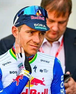 “Een stap achteruit bij Red Bull”, “bewuste berusting”: moeten we ons zorgen maken over Remco Evenepoel?