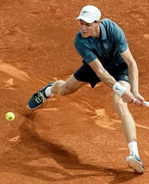 ATP Madrid: Sinner trapt niet in de val Jodar en stoot door naar de halve finales