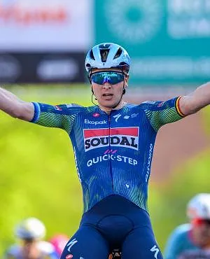 Soudal Quick-Step met speciaal shirt in de Giro voor 150ste verjaardag van Italiaanse sponsor