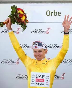 Tadej Pogacar wint vierde etappe in de Ronde van Romandië en verstevigt zijn leidersplaats