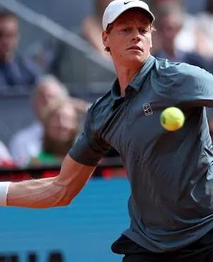 ATP Madrid: Jannik Sinner veegt Alexander Zverev van de baan in de finale en pakt zijn vijfde Masters op rij!