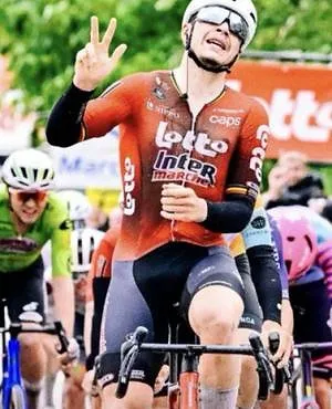 Famenne Ardenne Classic: Arnaud De Lie pakt eerste seizoenszege!