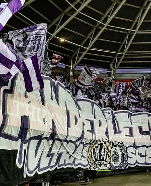 “Hoe slechter de prestaties, hoe meer supporters lijken te moeten betalen”: Anderlecht-fans hekelen abonnementsprijzen