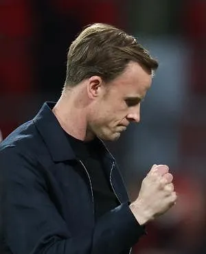 Standard alleen aan de leiding in de Europe Play-offs: « Een serieuze kandidaat », « de club staat waar ze moet staan »