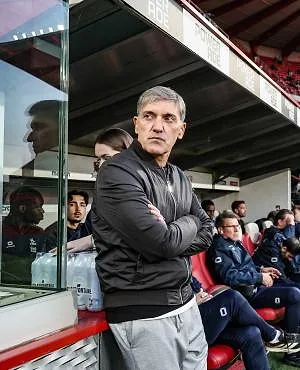 Mazzu is furieus, voor hem was het tweede doelpunt van Standard niet geldig: « Hij wordt in de rug geduwd »