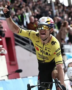 Wout van Aert hervat zondag in Nederlandse gravelkoers