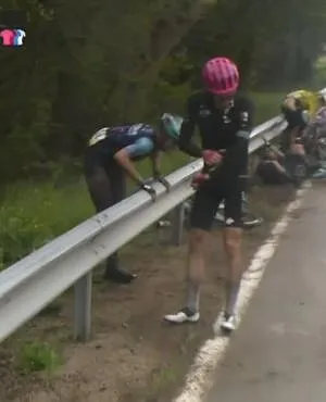 Giro d’Italia: de enorme valpartij die de finale van de tweede etappe door elkaar schudde!