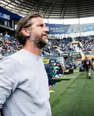 Wat is er gebeurd met Rik De Mil, die tijdens de wedstrijd tegen RSC Anderlecht de bank moest verlaten?