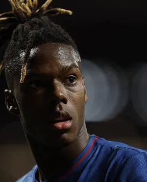 Spain houdt zijn adem in: een maand voor het WK raakt Nico Williams geblesseerd tegen Valencia CF