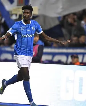 KRC Genk verslaat KVC Westerlo (3-0) en komt naast Standard de Liège aan de leiding van de Europe Play-offs
