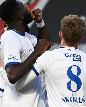 «Kanga buiten»: Wilfried Kanga provoceert zijn eigen supporters en wordt genadeloos uitgefloten!