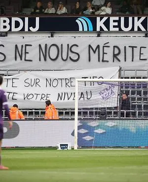 «Jullie verdienen ons niet»: supporters van Anderlecht uiten hun diepe ontevredenheid