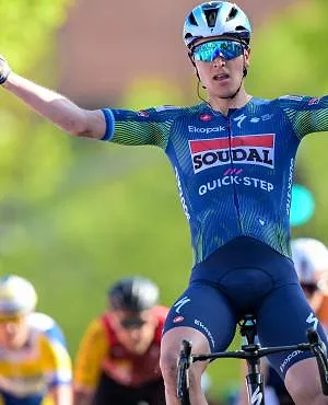 Tour de Hongrie : Tim Merlier wint de laatste etappe, Jakob Söderqvist pakt het eindklassement!