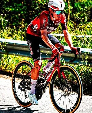 Giro 2026 : Lennert Van Eetvelt geeft op na zware val in de 11e etappe