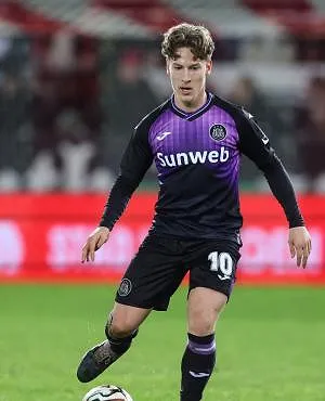 Officieel : Anderlecht kondigt het vertrek van Yari Verschaeren aan !