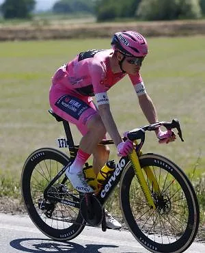 Giro 2026 : chaotische neutralisatie van de tijden in de vijftiende etappe !