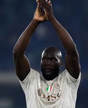 « Ik wil bij Napoli blijven » : het krachtige statement van Lukaku ... terwijl zijn makelaar een onvermijdelijk vertrek aankondigt !