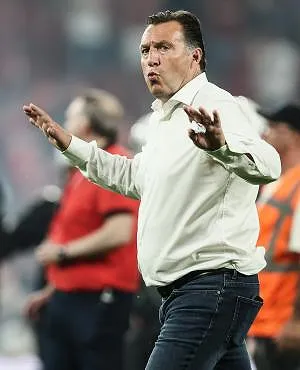 Teuma, Epolo… : Wilmots over de transferzomer van Standard, « Ik werk alsof er geen overnemer is »