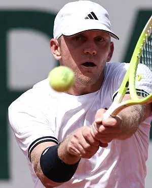 « Hij heeft ons geblokkeerd op zijn telefoon » : speler in de steek gelaten door coach midden in Roland Garros !