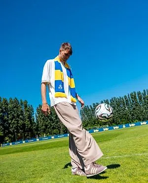 Het is officieel : Nikki Havenaar is de eerste zomeraanwinst van Union Saint-Gilloise