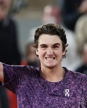 Roland Garros : Fonseca klopt Ruud en stoot voor het eerst door naar een kwartfinale op een Grand Slam, tegen Mensik !