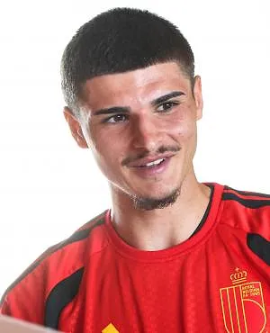 Bayern, Liverpool en Dortmund liggen op de loer, maar Rijsel vraagt astronomische som voor Fernandez-Pardo