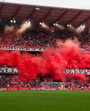 « Belangrijke verduidelijking voor de start van de abonnementencampagne » : Standard beantwoordt vragen over eventuele matchen achter gesloten deuren