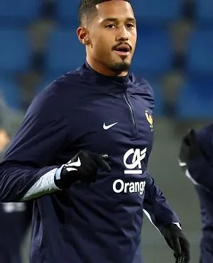 « Het gaat goed met hem, als we morgen hadden moeten spelen, had hij gespeeld » : Deschamps maakt zich geen zorgen om Saliba