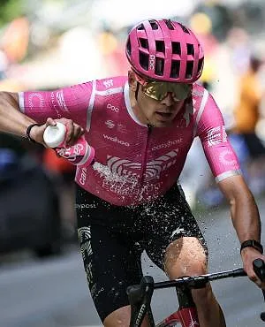 Alex Baudin wint solo de eerste etappe van de Tour Auvergne-Rhône-Alpes