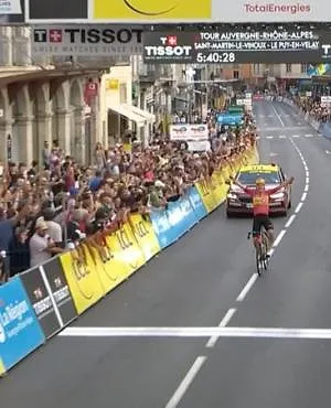 Ronde van Auvergne-Rhône-Alpes : Anthon Charmig wint de tweede etappe, Alex Baudin blijft in het geel !