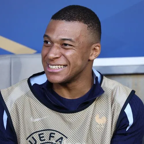 Officiel : Kylian Mbappé de retour en Équipe de France, première sélection pour Désiré Doué !