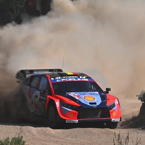 Rallye de Sardaigne : Sébastien Ogier gagne le rallye, Thierry Neuville prend des points dans la Power Stage
