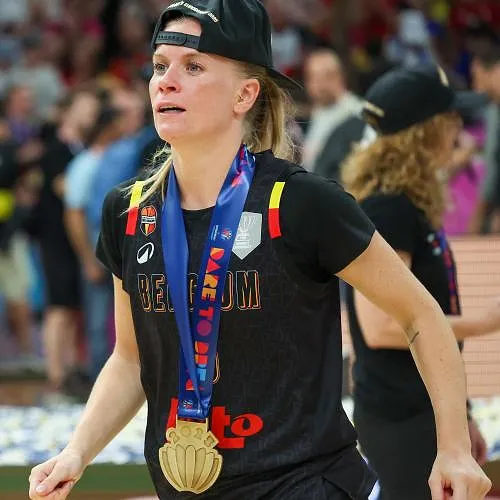 Julie Vanloo rebondit du côté des Los Angeles Sparks aux côtés de Julie Allemand