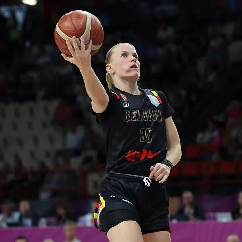 Julie Vanloo brille avec LA Sparks et retrouve le sourire : «Vous passez du paradis à l’enfer»