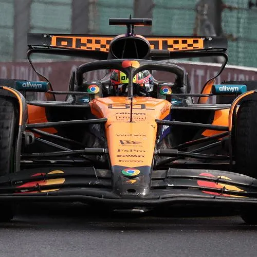 Oscar Piastri (McLaren) l’emporte à Spa devant son coéquipier Lando Norris et Charles Leclerc (Ferrari)