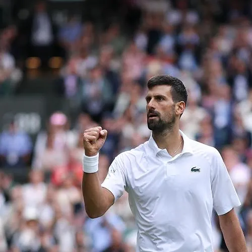Novak Djokovic se lance dans le foot, le Serbe investit dans un club de Ligue 2