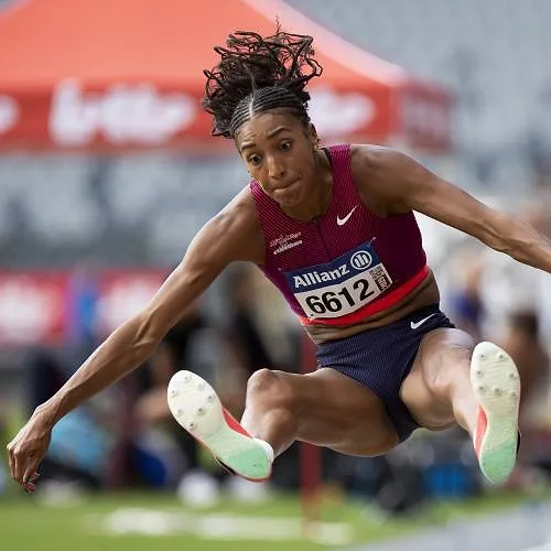 Nafissatou Thiam bondit à 6m48 à la longueur pour sa rentrée : «Une grosse décompression après les Jeux»