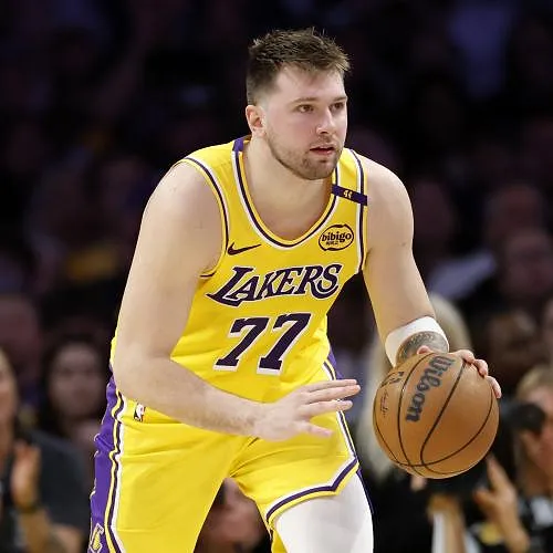 Luka Doncic prolonge avec les Lakers pour 165 millions de dollars sur 3 ans