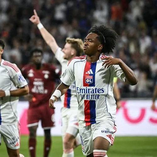 « Si on peut l’enfermer dans le vestiaire… » : Lyon ne veut pas perdre Malick Fofana !