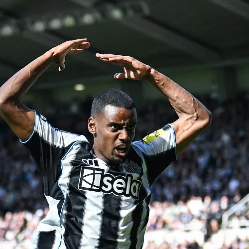 La saga de l’été est terminée : Alexander Isak va signer à Liverpool pour un montant record !