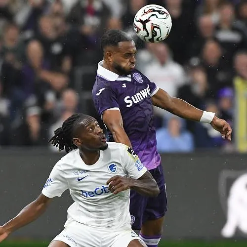 Pro League : à dix contre onze, Anderlecht accroche le Racing Genk