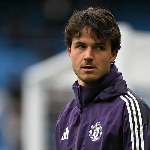 « Il a été impressionnant jusqu’à présent » : Senne Lammens se fait remarquer à Manchester United !