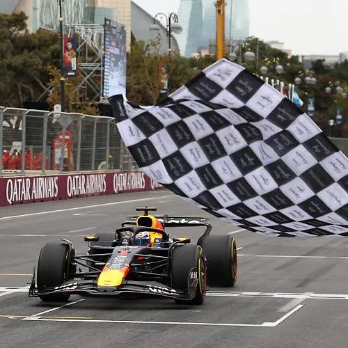 F1 Azerbaïdjan : Verstappen signe une 2e victoire consécutive, Piastri abandonne au 1er tour