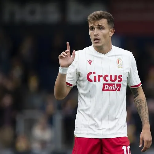 Dennis Ayensa : « Le Real Madrid ne m’a pas appelé donc je n’avais pas de raison de partir du Standard »
