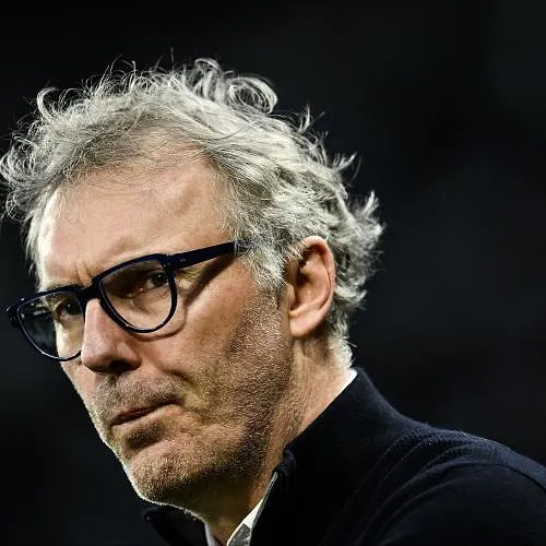 Parti en Arabie saoudite à Al-Ittihad, Jan-Carlo Simic va vivre un changement d’entraîneur