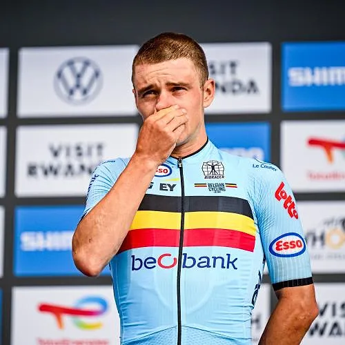 Remco Evenepoel a-t-il commis une erreur aux Mondiaux ? « S’il avait roulé un peu plus longtemps… »