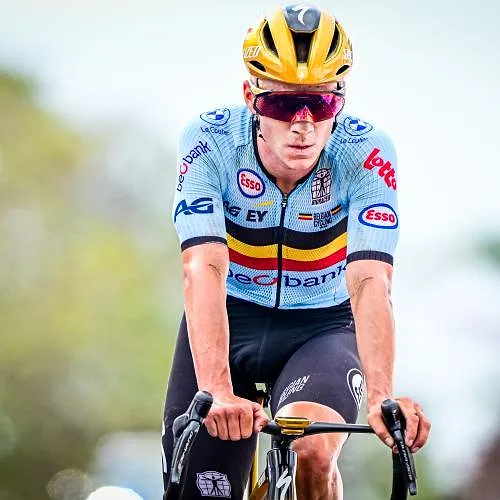 Un journaliste néerlandais détruit Remco Evenepoel : « Il se comporte comme un gamin pleurnichard »