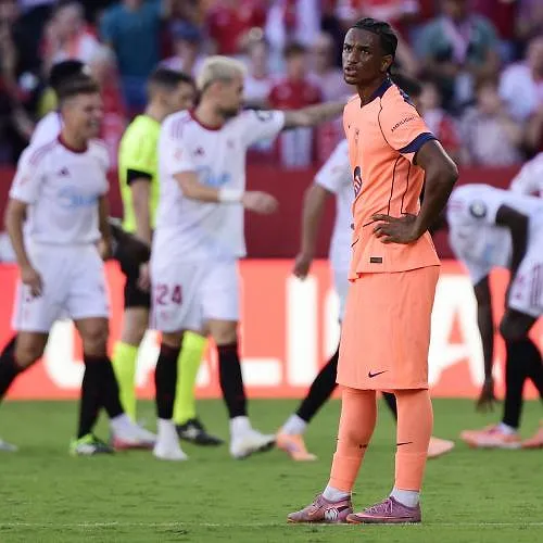 « Le pire Barça de l’ère Flick » : Barcelone sous le feu des critiques après sa lourde défaite à Séville !