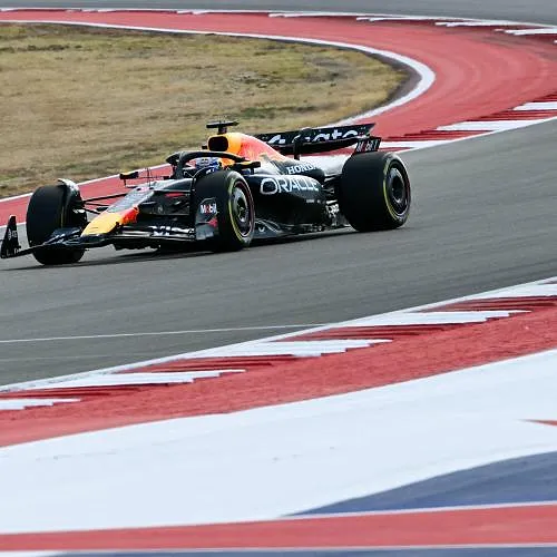 Formule 1 : Max Verstappen remporte la course sprint à Austin et grappille des points sur les McLaren